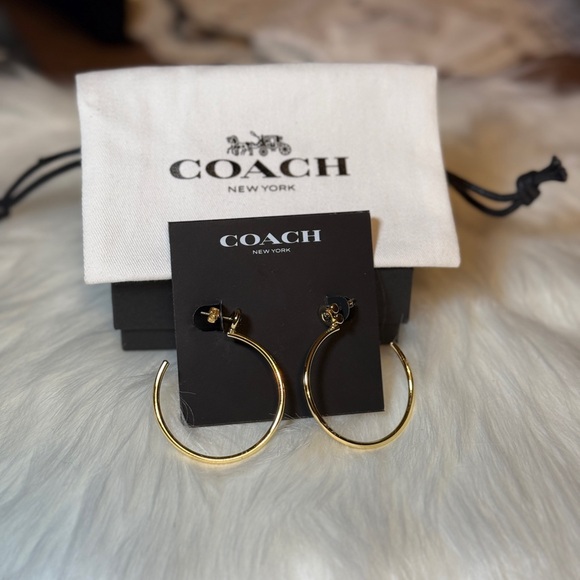 NEW‼️ Coach Signature C Gold Tone Crystal Logo Hoop earrings - Picture 1 of 16